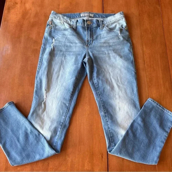 Rock Republic Embossed Skinny Jeans Light Wash Mid Rise Women’s Sz 10 - Picture 3 of 12